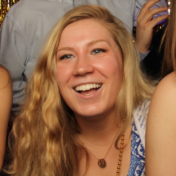 Meet your Posher, Claire - Picture 1 of 1